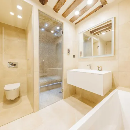 Unique - Marais - Mobility Lease *